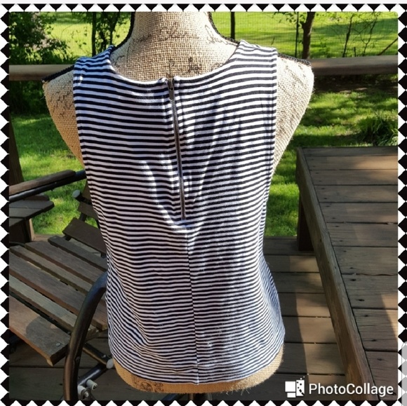 🧨 Banana Republic Black & White Striped Crossover Hem Cropped Top - Picture 4 of 8